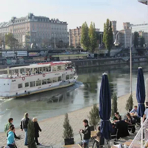 Wohnen Im Herzen Von At The Waterfront Apartment Wien